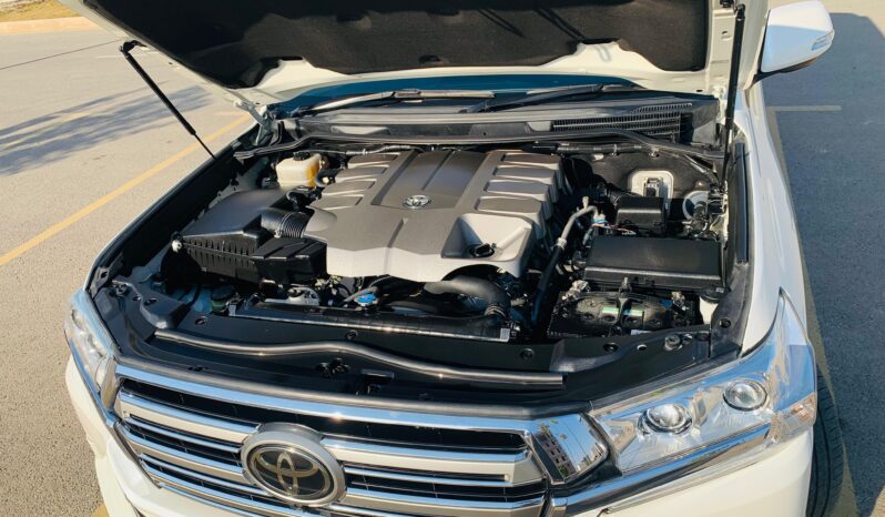 
								TOYOTA LAND CRUISER ZX 2015 full									