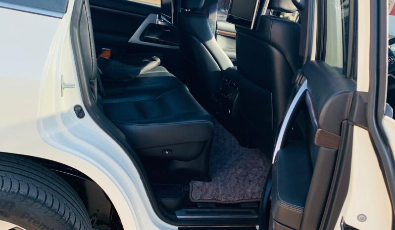 
								TOYOTA LAND CRUISER ZX 2015 full									