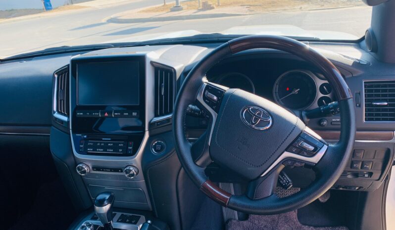 
								TOYOTA LAND CRUISER ZX 2015 full									