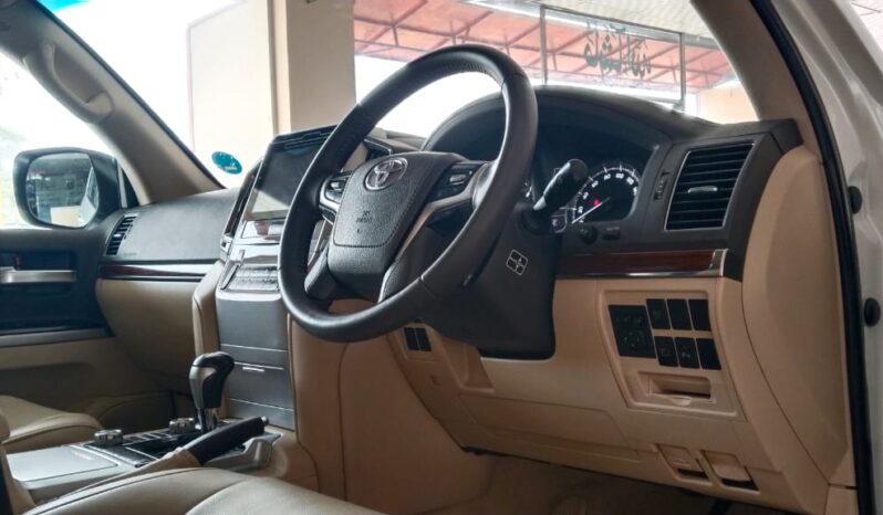 
								Toyota Land Cruiser AX 2016 full									