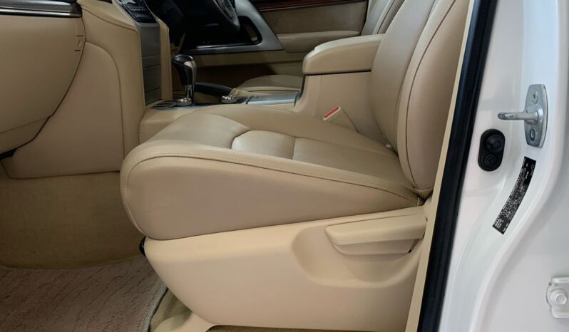 
								Toyota Land Cruiser AX 2016 full									