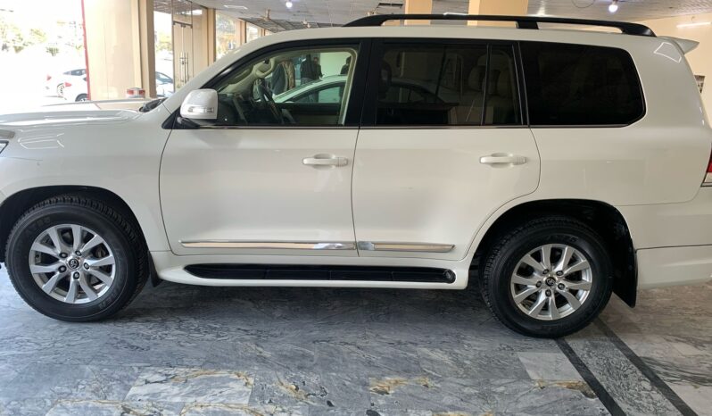 
								Toyota Land Cruiser AX 2016 full									