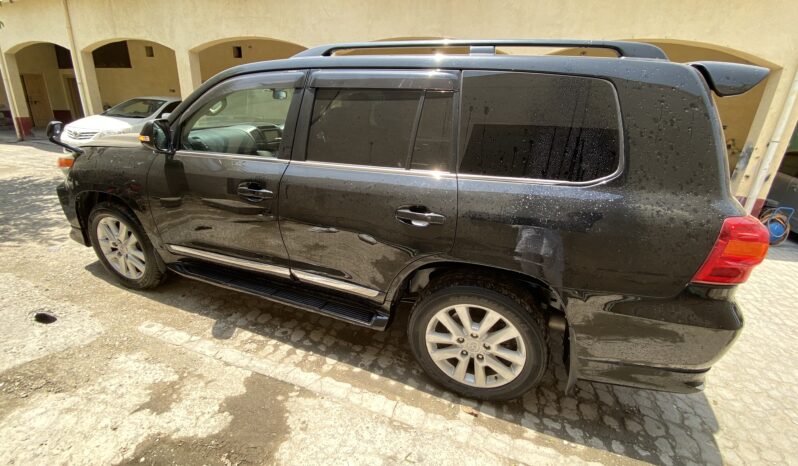 
								TOYOTA LANDCRUISER AXG 2012 full									