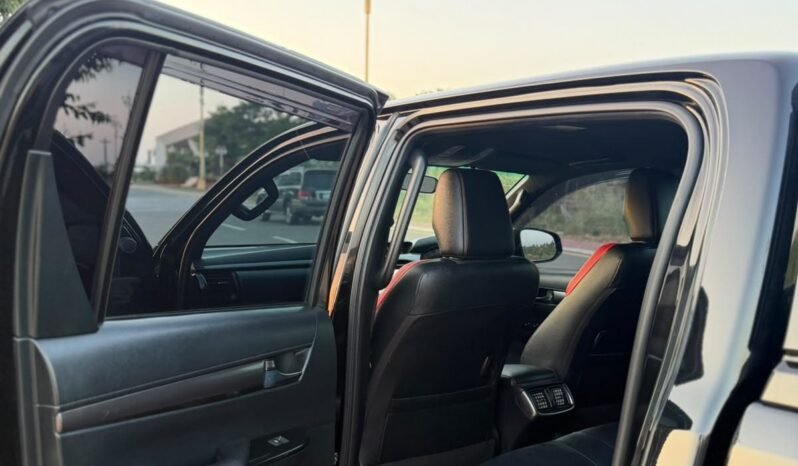 
								Toyota Hilux Revo GR-S full									