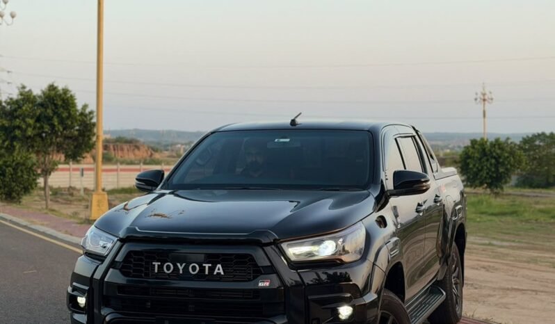
								Toyota Hilux Revo GR-S full									