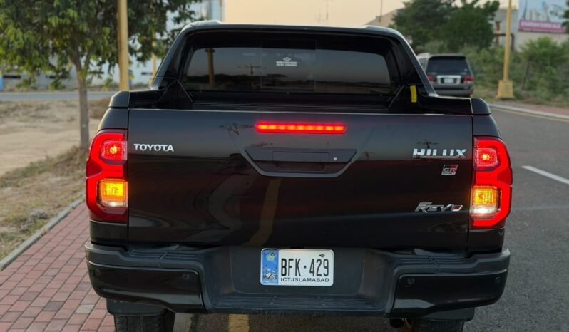 
								Toyota Hilux Revo GR-S full									